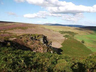 Embsey Crag towards Simons Seat.jpg