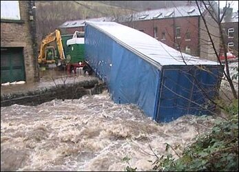 _44370239_floods_3_lorry300.jpg
