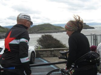 Gordon and TC at Mumbles.jpg