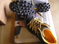 Kit. 2010. Inov-8. Mud-Claw 330. 2.jpg