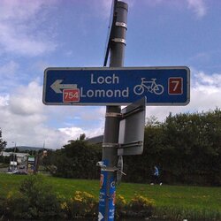 lomond sign.jpg