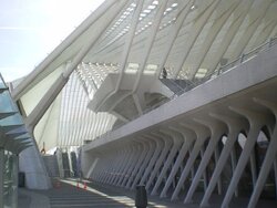 Liège station - but there are lifts.jpg Liège station - but there are lifts.jpg