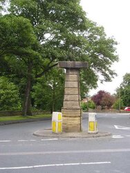 Ackworth. Obelisk. Sration Road.jpg