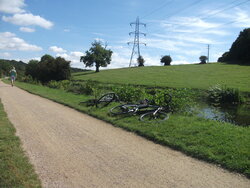 Canal path 003.JPG