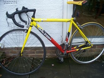 Raleigh aveo shop road bike