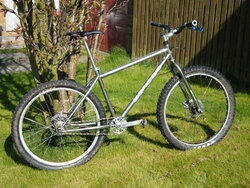 2009_0419bikeandbed0026.jpg 2009_0419bikeandbed0026.jpg