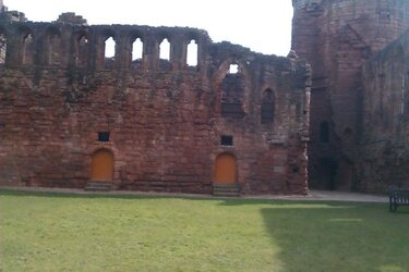 Castle1.jpg Castle1.jpg