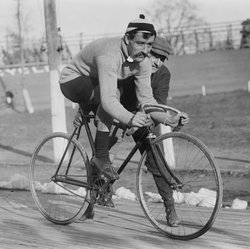 cyclist-l-georget-loc-043791.jpg