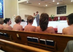 Hilarious-Honeymoon-Pics-Ever-6-300x212.png