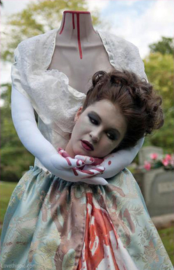 34259-Headless-Woman-Costume.jpg