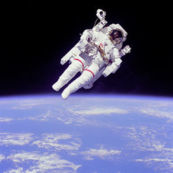 600px-Astronaut-EVA.jpg