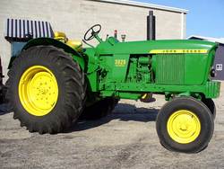 john-deere-3020-03.jpg