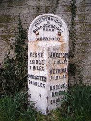 Aberford. Great North Road. Milepost. Old Alignment.JPG