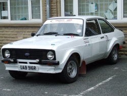Motoring. Ford. Escort. UAB 916R.JPG
