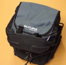 panniers.jpg panniers.jpg