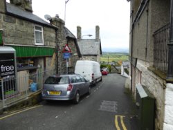 Harlech Steep Hill.jpg