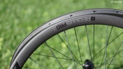 bontrager-aeolus-pro-3-disc---2-1498601686800-fy4qsadlgah4-630-354.jpg