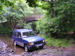 Discovery. S50 RAT. Green-Laning. Otley. Dob Park Bridge. 12.8.05. 4.JPG