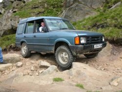 Land Rover. Discovery. L954 PUM. Stanage Edge.JPG