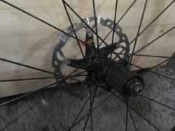 496382