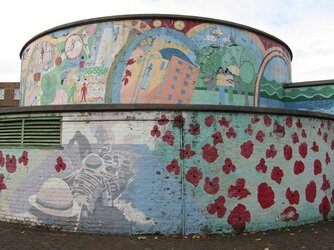 Mural by Stockwell Tube.jpg Mural by Stockwell Tube.jpg