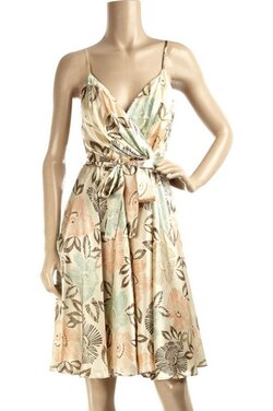 Floral-print-sleeveless-silk-dress-from-front-view.jpg