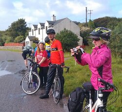 Group pic on Islay (640x591).jpg