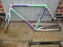 01 Frame.jpg 01 Frame.jpg