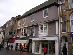 Pontefract. Dorothy Perkins.jpg