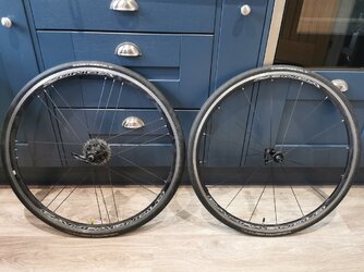 Campagnolo 10 sales speed wheelset