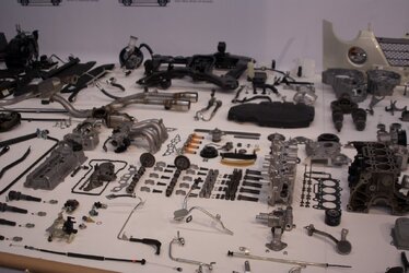 Disassembly_of_a_car_(3).jpg