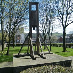 halifax_gibbet_ce_700.jpg