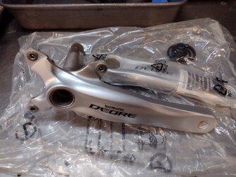 crankset-FC-M590-b.jpg