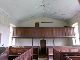250425-1013 Sutton Mallet chapel W end -gallery-benches-box pews .JPG