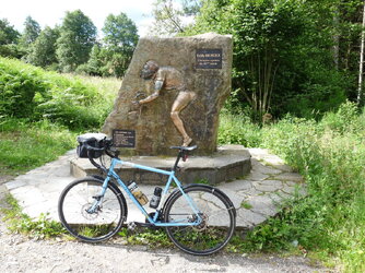 222.Stele Eddy Merckx, Stavelot.JPG
