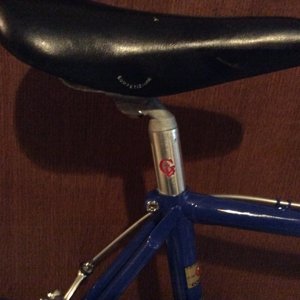 Panto seat post