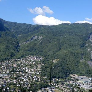 Villargondran hairpins viewed from partway up Mont-Denis climb
