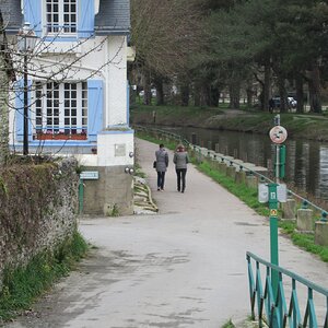 Malestroit riverside pic 4.JPG