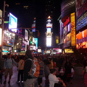 09 N Y times square.jpg