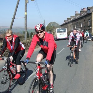 cyclechat-peloton-in-sunshine.jpg