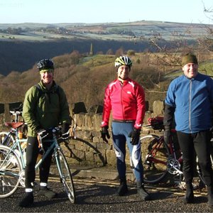 cyclists at pecket well.jpg