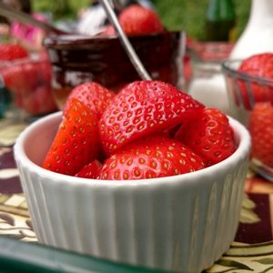 Not CAKE! but fresh strawberries.