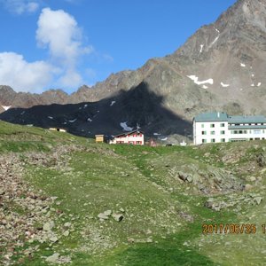 Passo di Gavia viewed from southern approach
