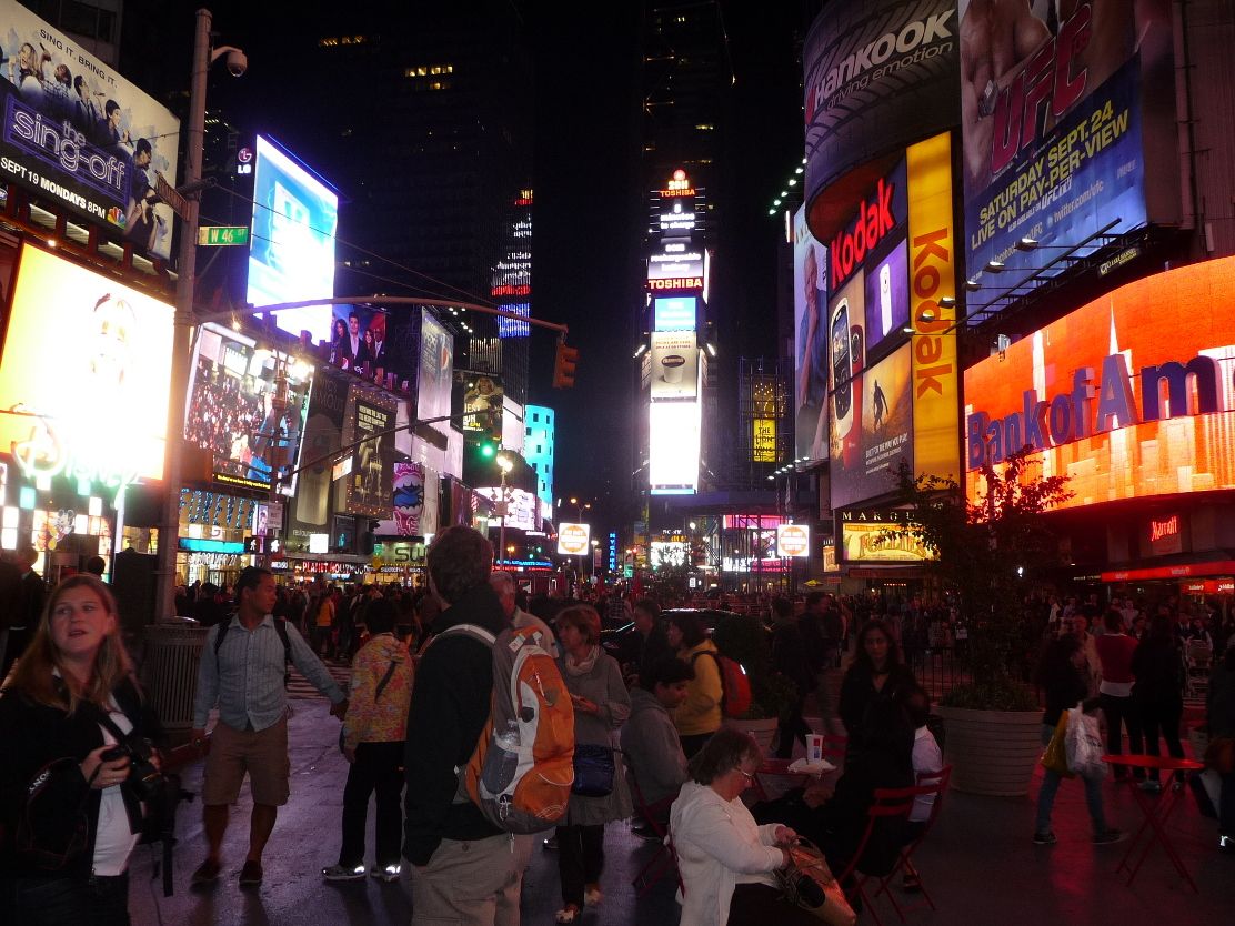 09 N Y times square.jpg