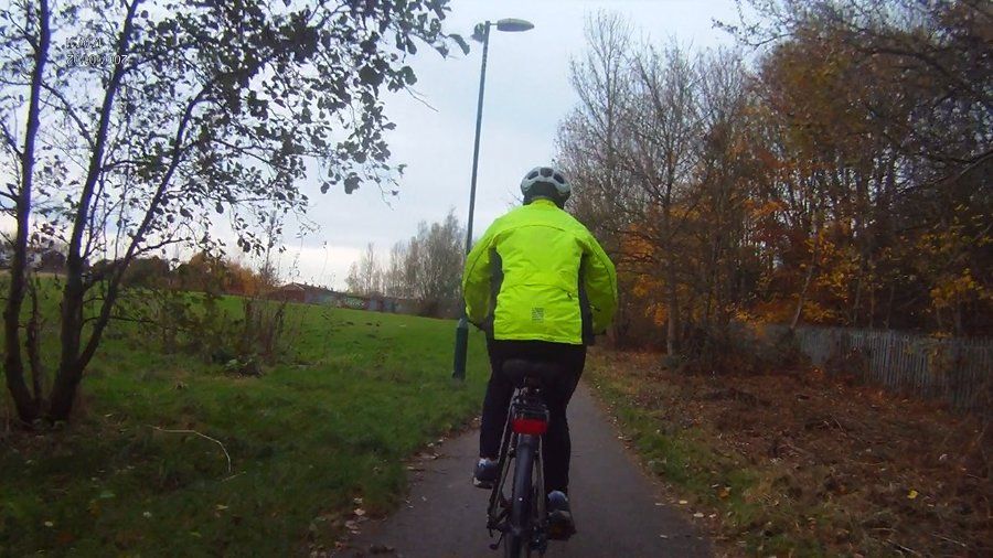 17/11/2017 6 approaching Fellgate Metro Station