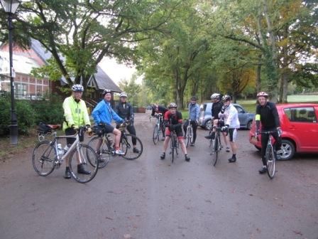 20121020 (1)Wales bike ride - the start, Llandrindod Wells.JPG