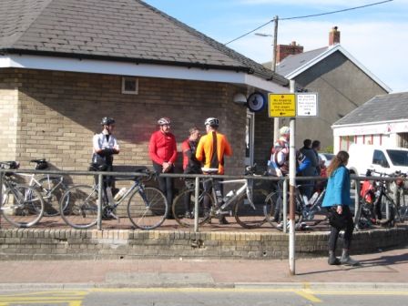 20130406 Dragon ride (55) Glynneath lunch stop.JPG