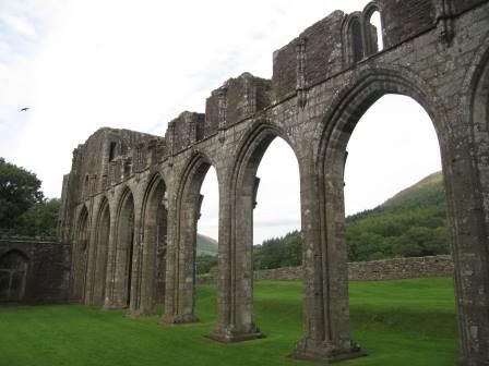 20130927 Gospel Pass ride (10) Llanthony Priory.JPG