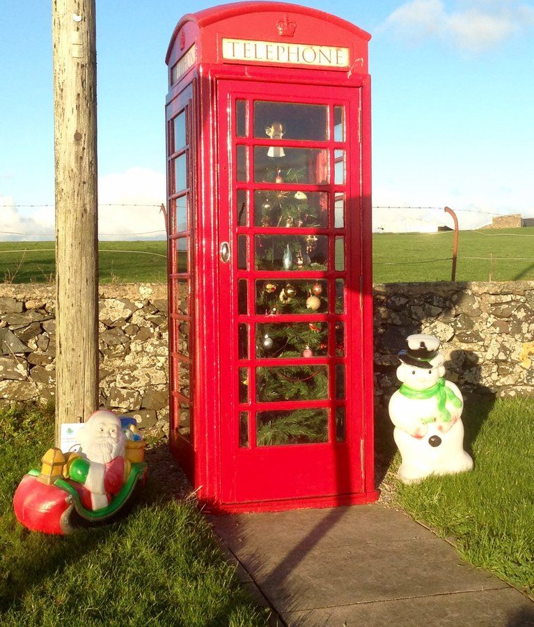 Christmas decorations in the parish of Dothan, Anglesey.