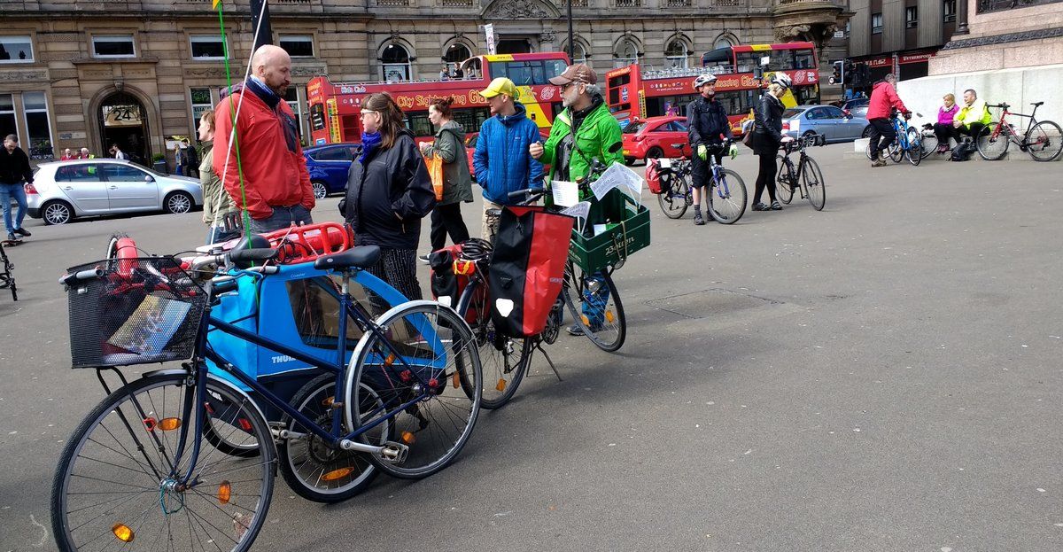 Families on bikes